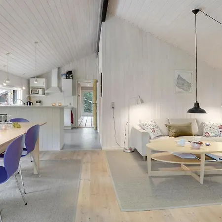 Holiday home Awesome In Nexo With Wifi Snogebaek
